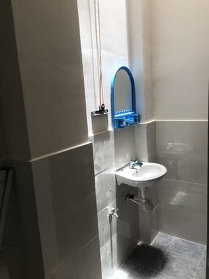 Nhà 1 lầu đúc mới xây mới 100%,Dt: 3m x 12m, 2PN,2WC,hẻm 2.5m Hậu Giag