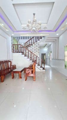 Chính chủ cần bán nhà trệt lầu ở nội hoá, đông hoà. dt 100m2. 3pn, 2wc