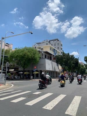 Cho Thuê Căn Góc 2 Mặt Tiền LÝ CHÍNH THẮNG P. Nhiêu Lộc