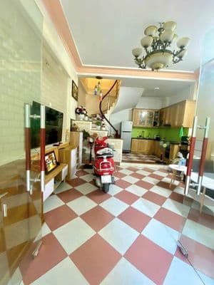 Chính Chủ Bán Nhà Xuân Đỉnh Dt35m2,5T,Mt4.2m Giá 7.6 Tỷ 20m Ra Mặt Phố