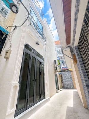 Nhà đẹp 3 phòng Quận 4