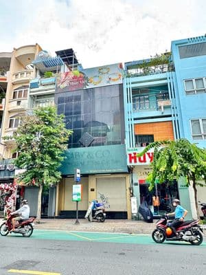 Cho thuê nhà MT 766 Nguyễn đình chiểu Q3 , 7x18m , 4 tầng , 70 tr