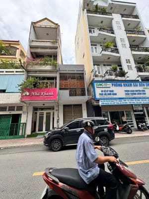Cho thuê nhà MT 71 bàn cờ Q3 , 2 tầng , nhà mới 23tr