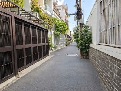 Lê Văn Sỹ Quận 3 - 50m2 ngang 4m - Nhà chính chủ, hẻm thông.