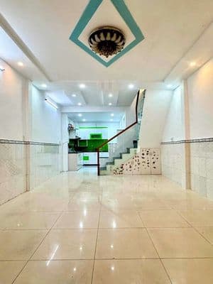4,2*10,5m 2 tầng giáp tân bình- đh công thương- sân bay - etown - aeon