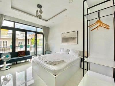 Căn hộ dịch vụ full nội thất - thang máy - quận 3