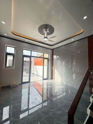 Nhà lầu sát chợ Bến Lớn - Tân Định, 2 tỷ 580