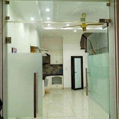 Cho thuê nhà 35m2, 5 tầng, 3 ngủ, Long Biên, 10 triệu/tháng