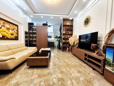 Bán nhà riêng full nội thất, ô tô cách 30m, Long Biên, <7 tỷ