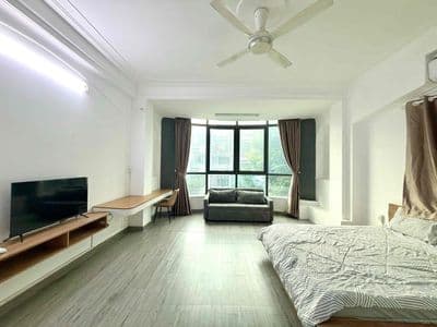 Studio rộng 40m2 cửa sổ siêu to