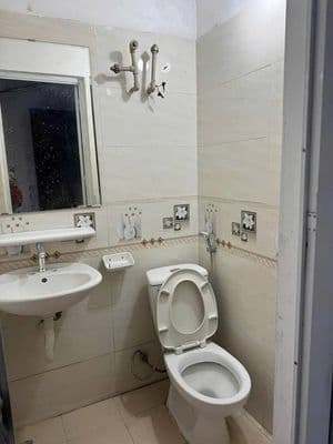 Cho thuê nhà 2 tầng ô tô vào tận nhà, Mễ Trì, 9.5tr