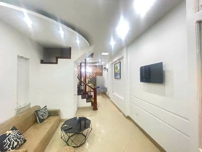 Cho thuê nhà riêng 35m² x 5 tầng, 4PN, Đống Đa, Hà Nội
