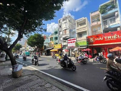 Cho mặt bằng co sân rộng-âu cơ-quận 11