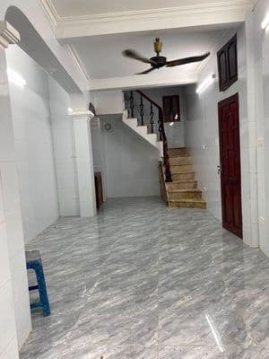 Cho thuê nhà riêng 30m2 phố Quốc Tử Giám, Đống Đa, 3 tầng, tiện kinh d