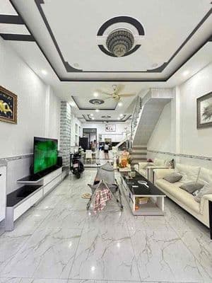 Nhà 4 tầng khu dân cư 13c đối diện trường đại học kinh tế bình chánh