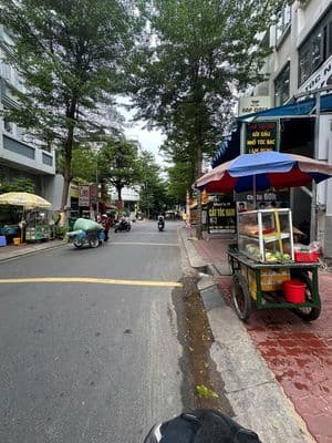 Mặt bằng mới 100% – mặt tiền 10m – kdc kim sơn