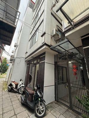 CHO THUÊ NHÀ NGUYÊN CĂN MỚI 30mx5T- 3 ngủ- có đồ cơ bản tại Ngọc Lâm