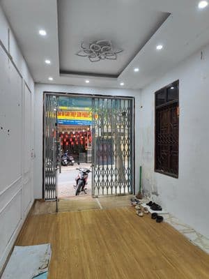 Cho thuê nhà mặt phố Nguyễn Viết Xuân
