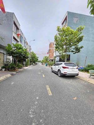 Vị trí gần Quốc lộ 50, cách Bến xe Quận 8 chỉ khoảng 3km
