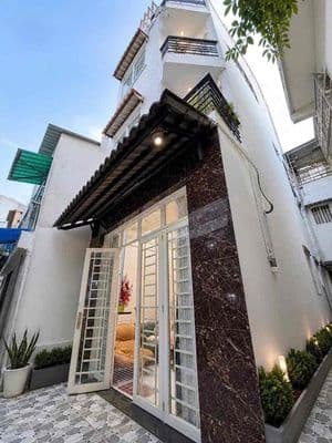 Bán nhà mới 4 tầng Nguyễn Thị Tần P2.Q8 giá 5,98tỷ