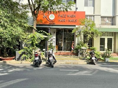 Mặt bằng trung tâm phú mỹ hưng q7 dt 160m2 trệt và lửng giá rẻ