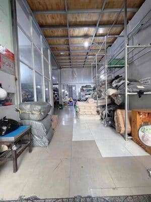 Kho xưởng + gạch men ( 320m2 ) lê văn quới