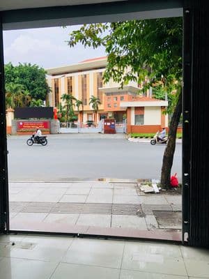 Cho thuê nhà nguyên căn chính chủ mặt tiền đường lũy bán bích