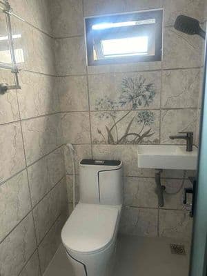 Cho thuê nhà 4 tầng, Mặt Tiền Nguyễn Phi Khanh, Quận 1