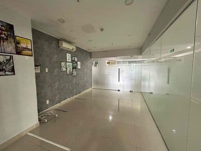 Cho thuê văn phòng căn góc tại chung cư La astoria