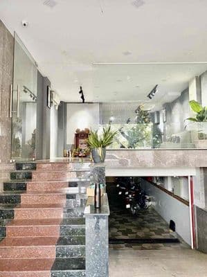Mặt bằng mặt tiền đường Hồng Hà Sân Bay 90m2 !