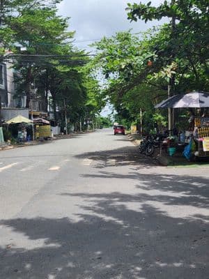 Bán lô đất mặt tiền 120m2, ngang 5m, KDC đông đúc chủ thiện chí 6,9 tỷ