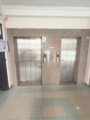 Chính chủ cần bán cc có thang máy 336/24 P12Q6