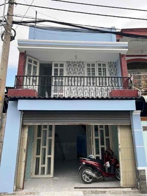 nhà 1 trệt 1 lầu shr ở hoac kinh doanh