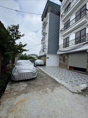Cho thuê 1 căn nhà xây mới 5 tầng, diện tích 32m2, tổng 3 phòng ngủ