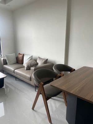 Cho thuê căn hộ 2pn full nội thất tầng cao view sông ngay ql13