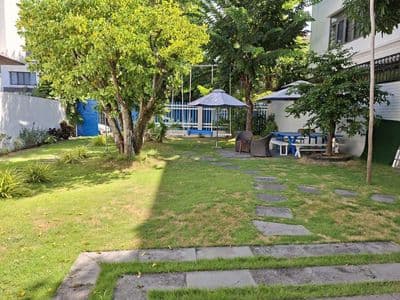 Cho thuê biệt thự sân vườn 300m2: gần - gần nguyễn phước lan