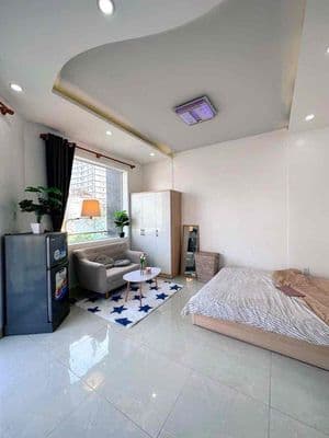 Cho thuê căn hộ ban công thoáng mát , full nội thất nagy trung tâm