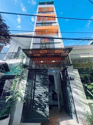 Nhà 5 tầng 5 phòng ngủ - kiệt oto tải ông ích khiêm