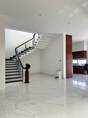 Bán nhà 3 tầng - đông nam 342m2 giá 37 tỷ