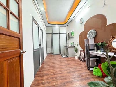 2PN Phòng Khách Rộng , Tầng Trệt , Nội Thất Đầy đủ
