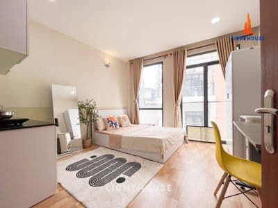 Phòng ban công 20m² – Full NT, gần HUTECH, tiện Quận 1