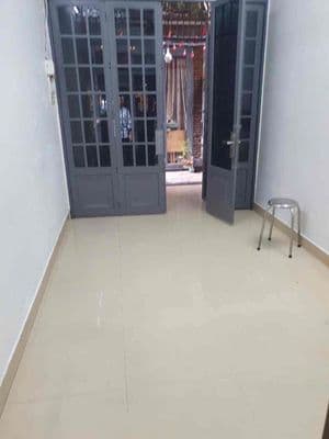Nhà thuê giá tốt - trang bị sẵn 2 máy lạnh mát rượi tại lê văn duyệt