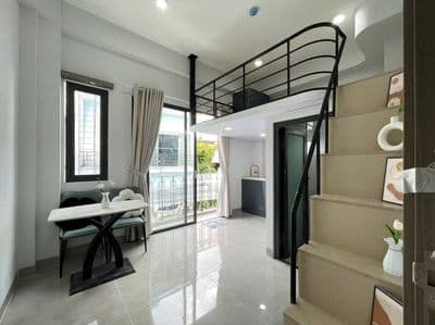 Căn hộ ban công mới 100% - full nội thất - đi bộ qua đh văn lang cs3