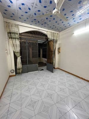 Nhà 1/ Phan Văn Hớn Vô Xíu, Đường Xe Hơi