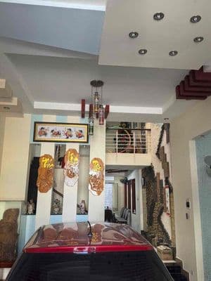Nhà 3 phòng ngủ,gần trường đại học, tiện làm vân phòng,,công ty..