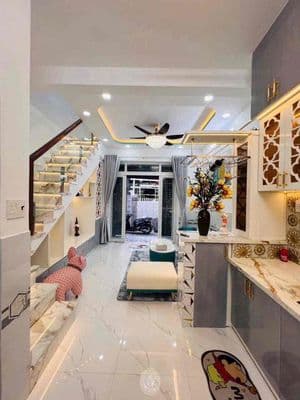 Hẻm Thẳng kinh Doanh spa cách đường khoảng 40M Nhà mới vào ở liền.