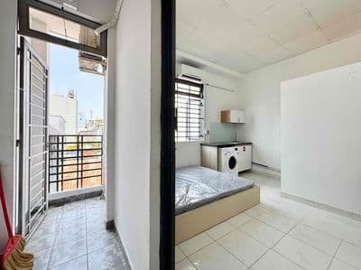 Cho thuê studio bancong ngay vòng xoay dân chủ - đại học kinh tế csb