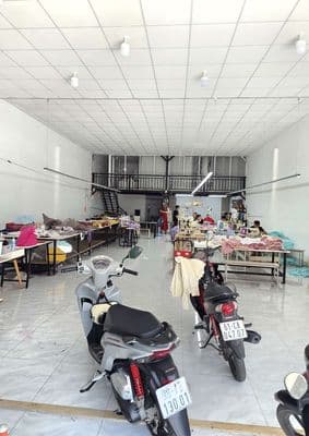 Cho thuê kho,xưởng 220m² giá 15tr//t, đ lê trọng tấn