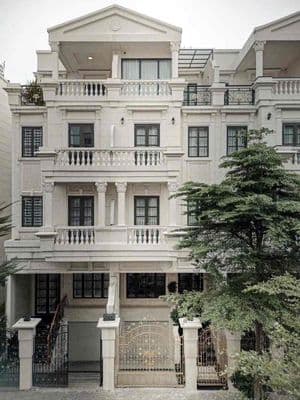 Cho thuê nhà phố Cityland 1 hầm + 4 lầu chỉ 42 triệu (bao thuế)