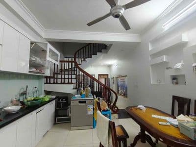 Cho thuê nhà nguyên căn nguyễn văn cừ- gia thụy long biên